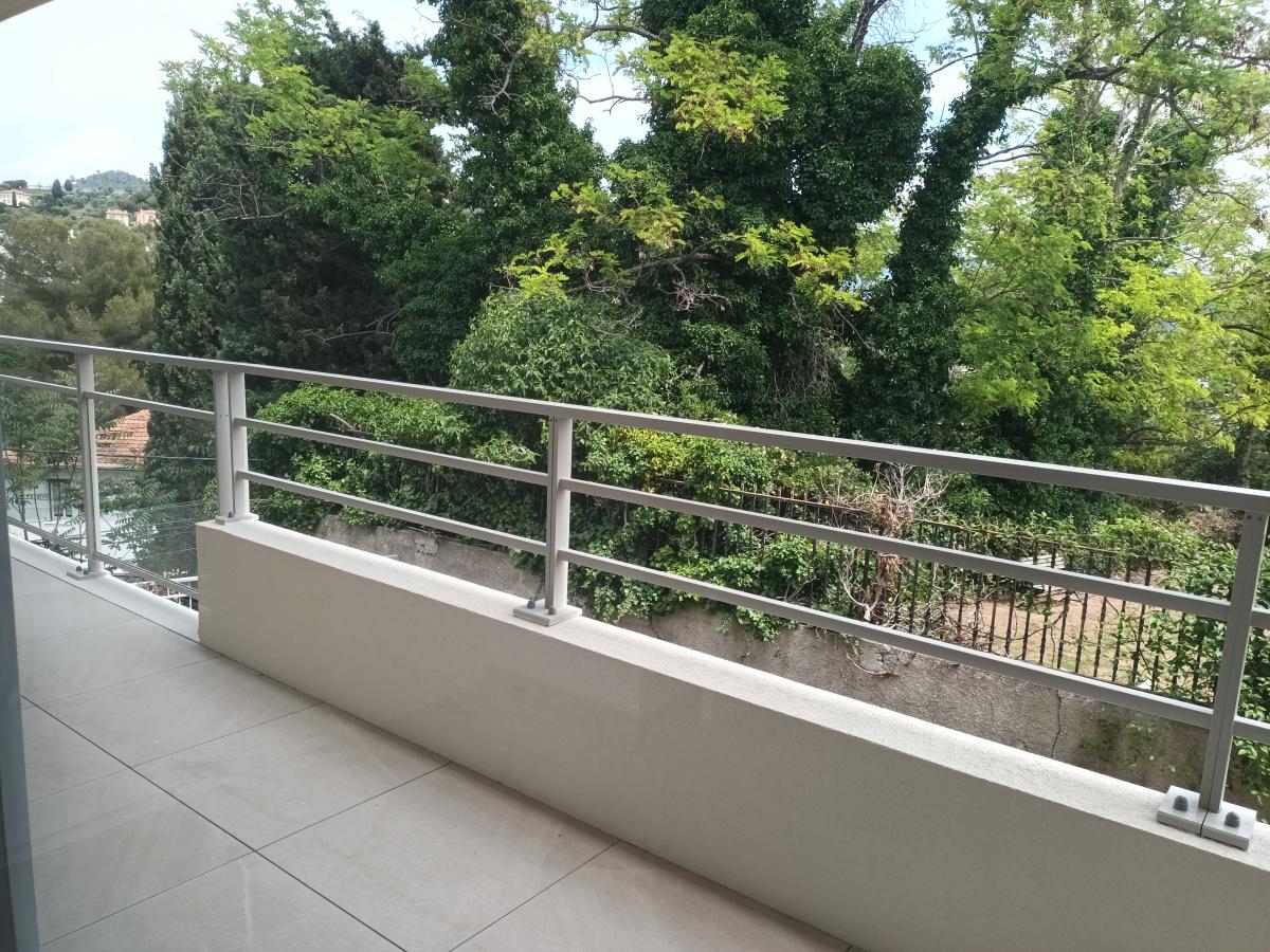 
																																							3 pièces - 
																																						1er étage - 82m² - 1 733,92 € - Photo #2