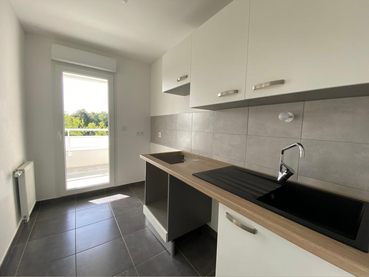 
																																							3 pièces - 
																																						1er étage - 69m² - 914,55 € - Photo #4