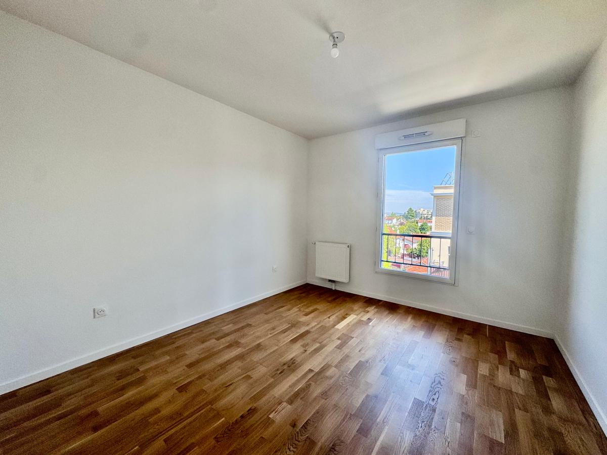 3 pièces - 4ème étage - 82m² - 1 668,67 € - Photo #4
