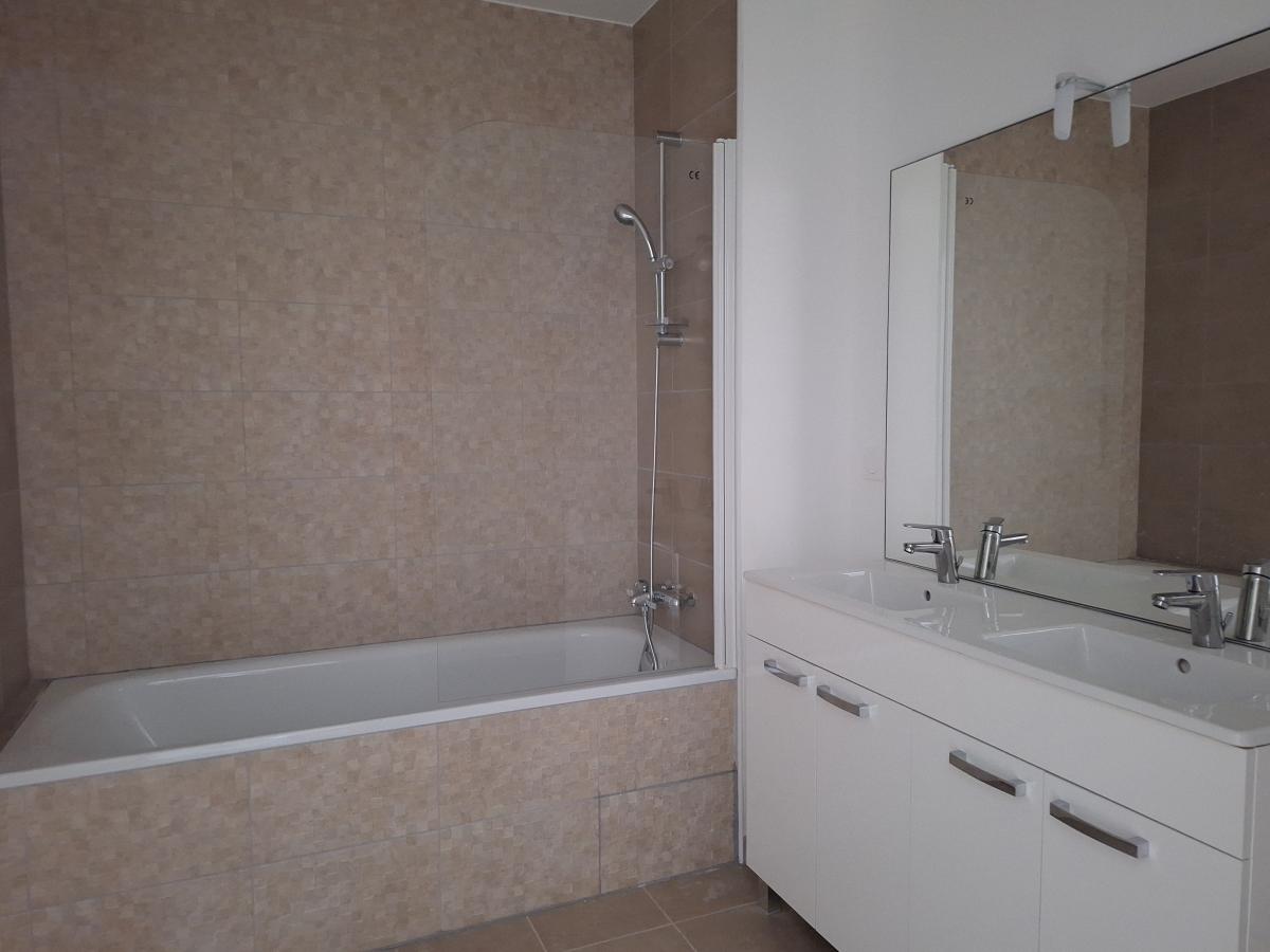 
																																							4 pièces - 
																																						2ème étage - 83m² - 1 496,02 € - Photo #4