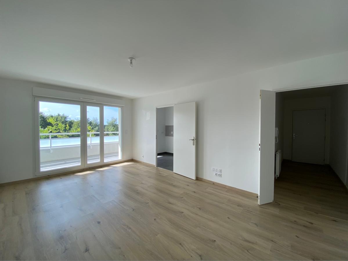 
																																							3 pièces - 
																																						1er étage - 69m² - 914,55 € - Photo #2