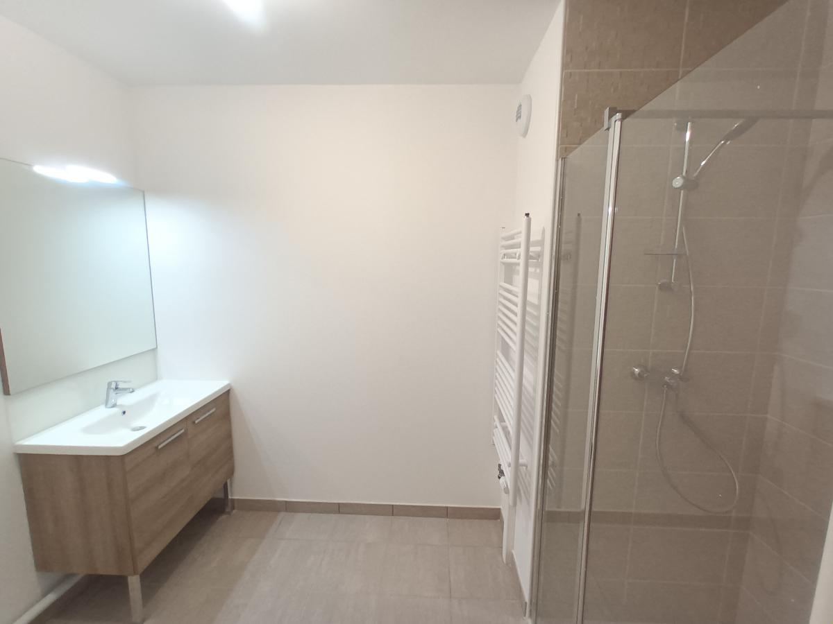 
																																							3 pièces - 
																																						1er étage - 59m² - 886,62 € - Photo #3