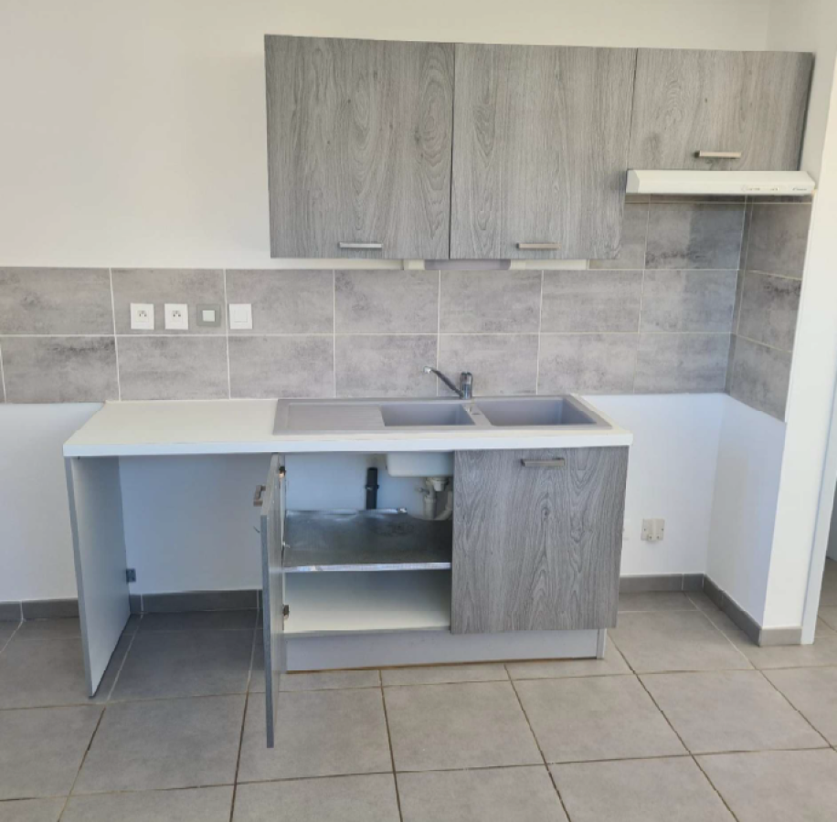 
																																							4 pièces - 
																																						RDC - 91m² - 1 050,43 € - Photo #3