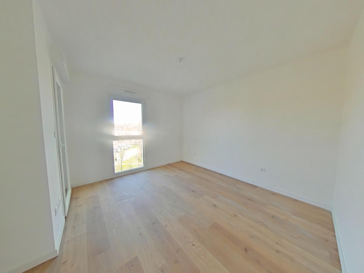 3 pièces - 3ème étage - 65m² - 832,54 € - Photo #3