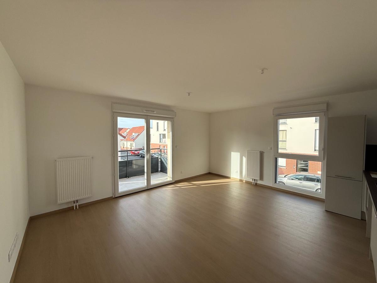 
																																							4 pièces - 
																																						1er étage - 77m² - 755,14 € - Photo #2