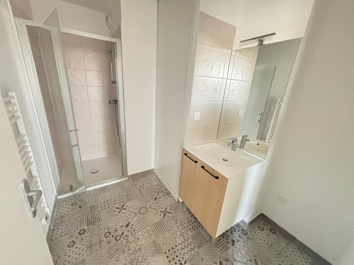 
																			4 pièces - 
																		2ème étage - 90m² - 1 021,18 € - Photo #6