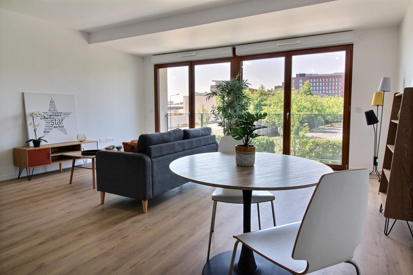
																																							4 pièces - 
																																						4ème étage - 92m² - 1 762,06 € - Photo #2