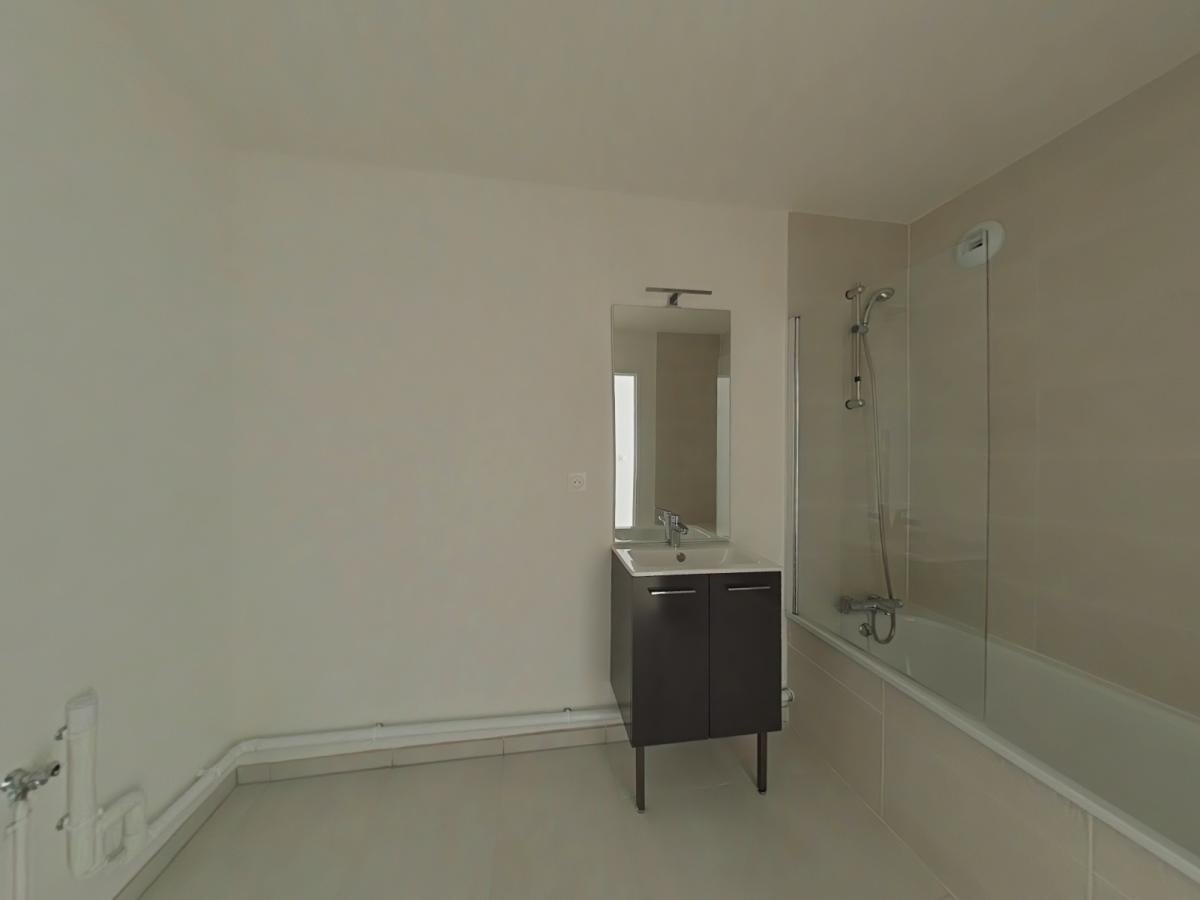 4 pièces - 3ème étage - 99m² - 1 094,87 € - Photo #4