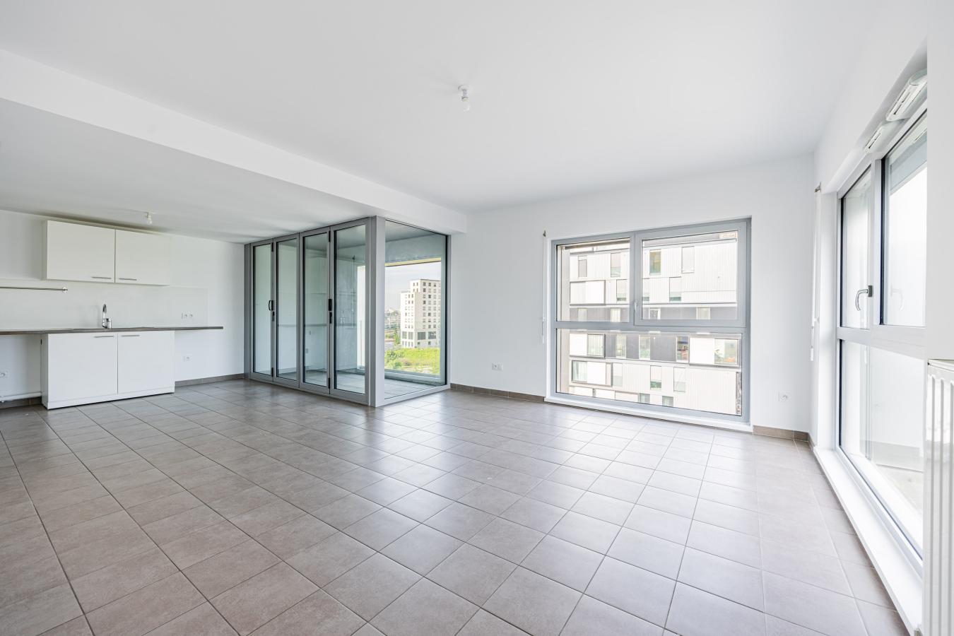 3 pièces - 5ème étage - 76m² - 1 701,97 € - Photo #0