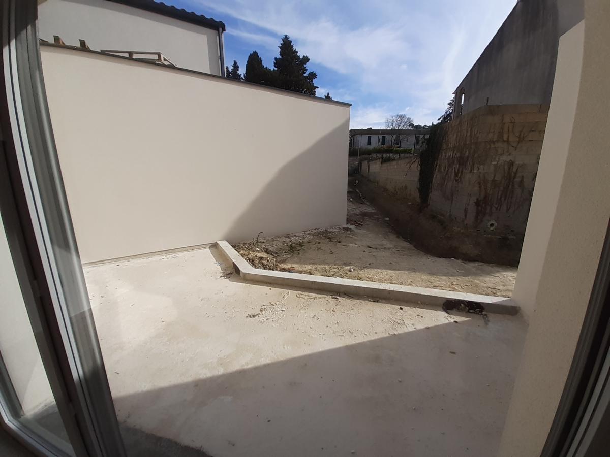 
																																							4 pièces - 
																																						RDC - 93m² - 976,66 € - Photo #2
