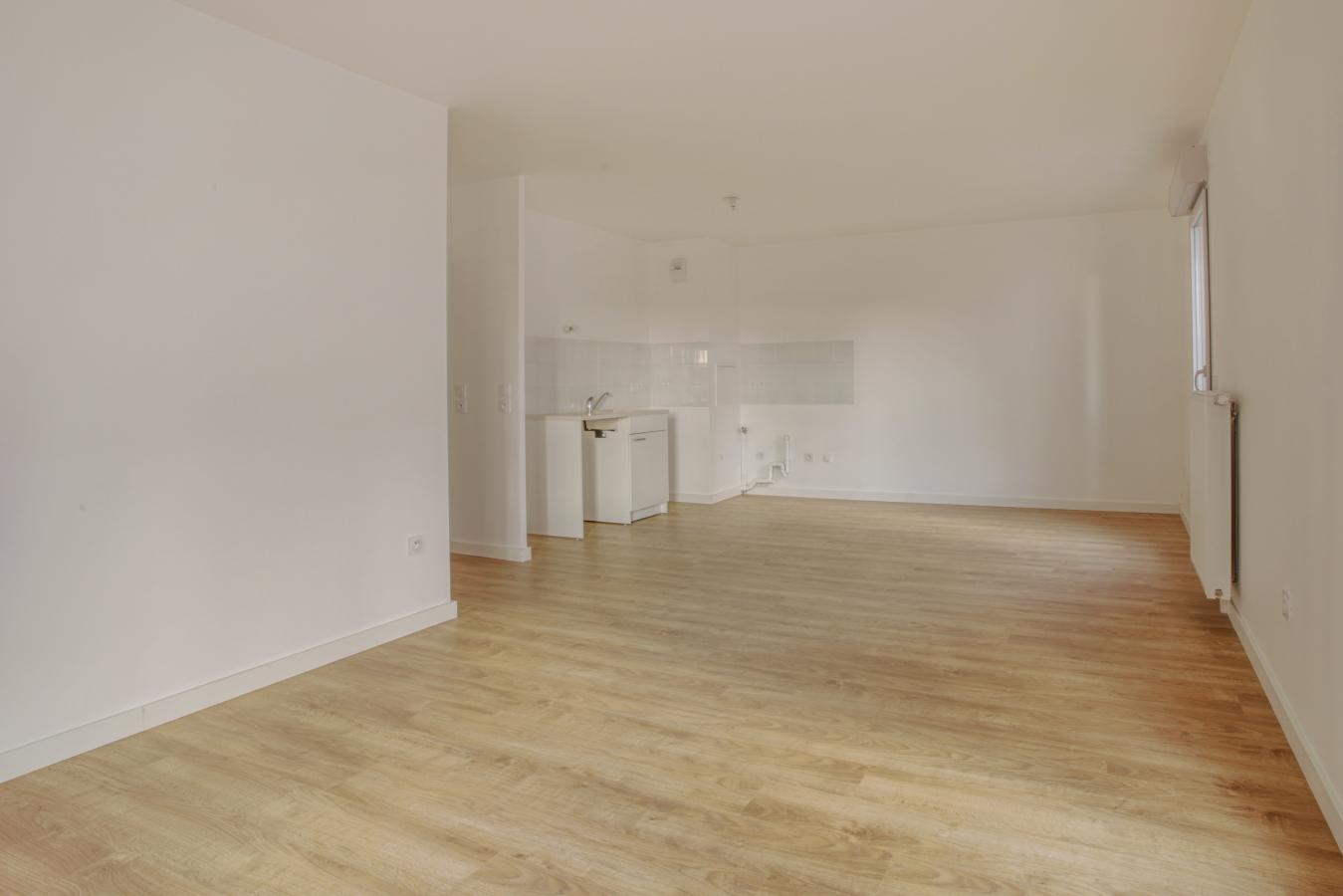 
																																							4 pièces - 
																																						2ème étage - 80m² - 1 284,65 € - Photo #2