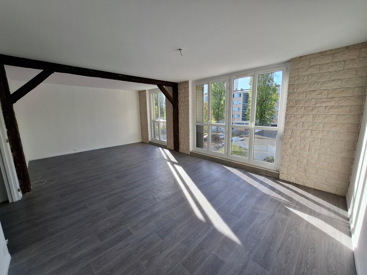 
																																							3 pièces - 
																																						4ème étage - 74m² - 685,01 € - Photo #1