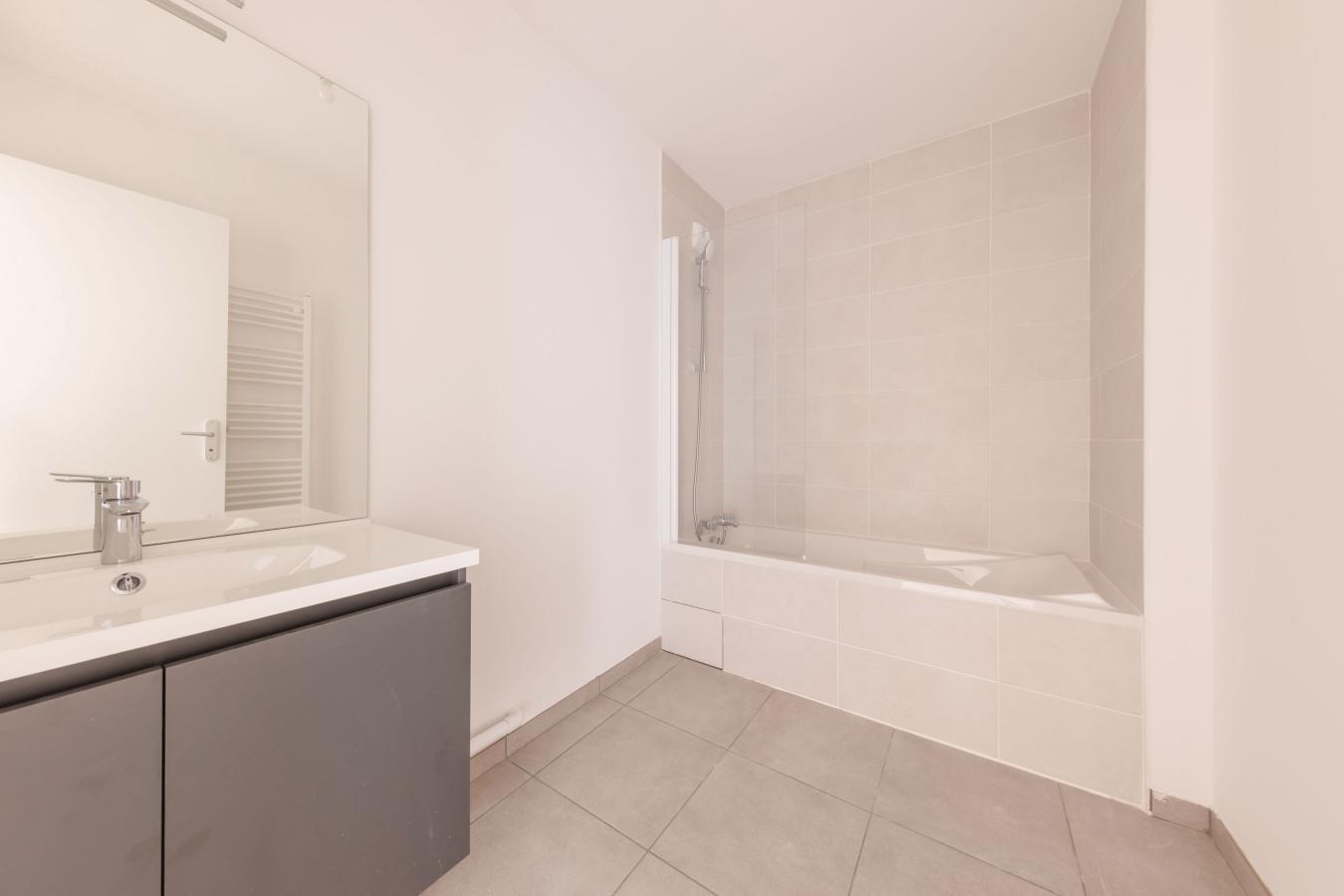 3 pièces - 3ème étage - 76m² - 870,00 € - Photo #6