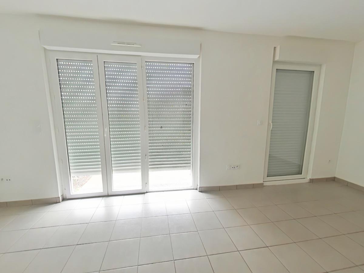 
																																							4 pièces - 
																																						RDC - 91m² - 731,73 € - Photo #2