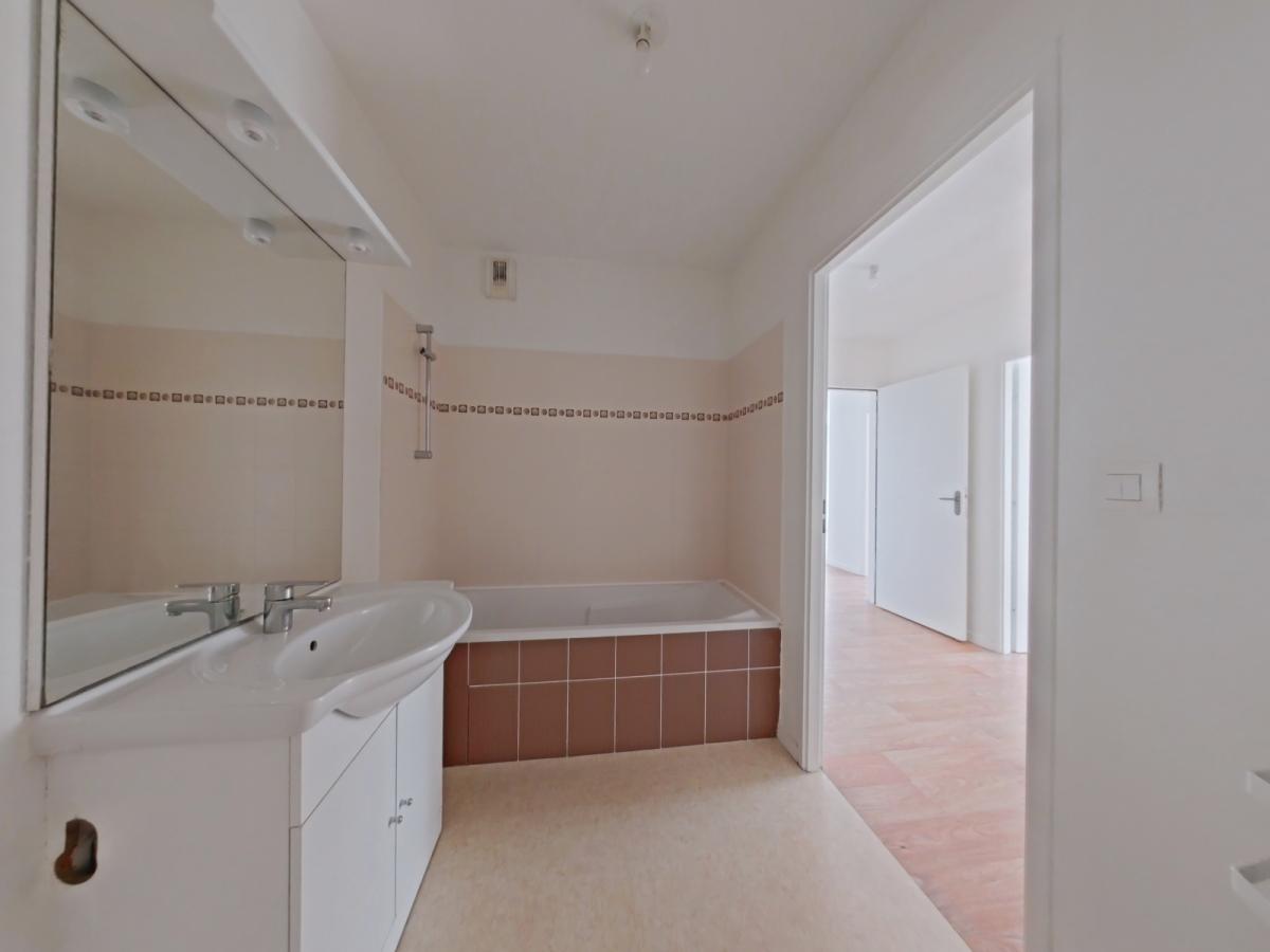 
																																							3 pièces - 
																																						3ème étage - 68m² - 763,64 € - Photo #5