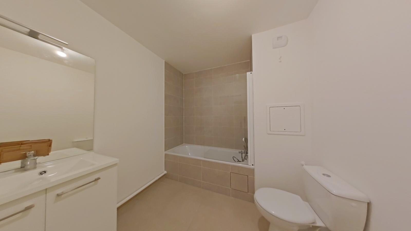 
																																							3 pièces - 
																																						1er étage - 60m² - 825,24 € - Photo #6