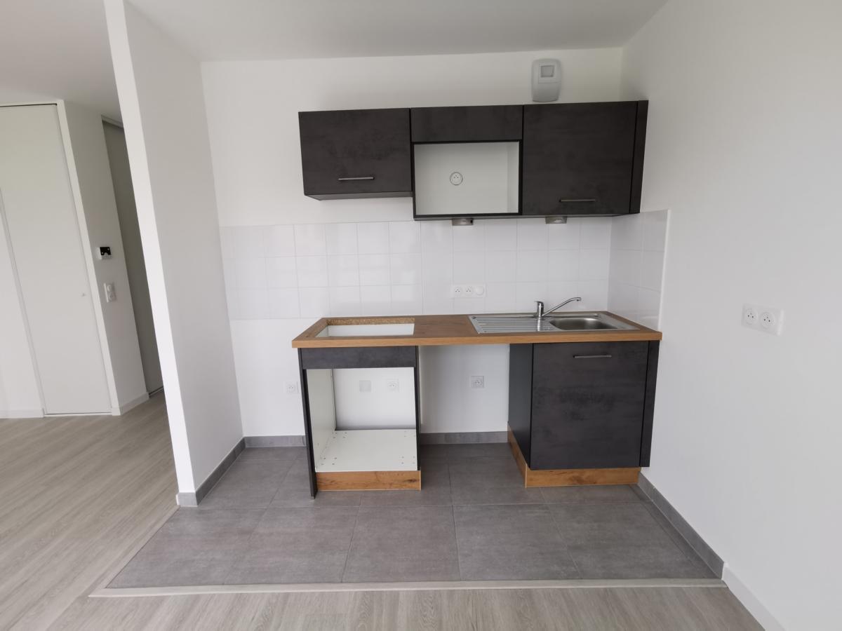 2 pièces - 3ème étage - 40m² - 586,77 € - Photo #2