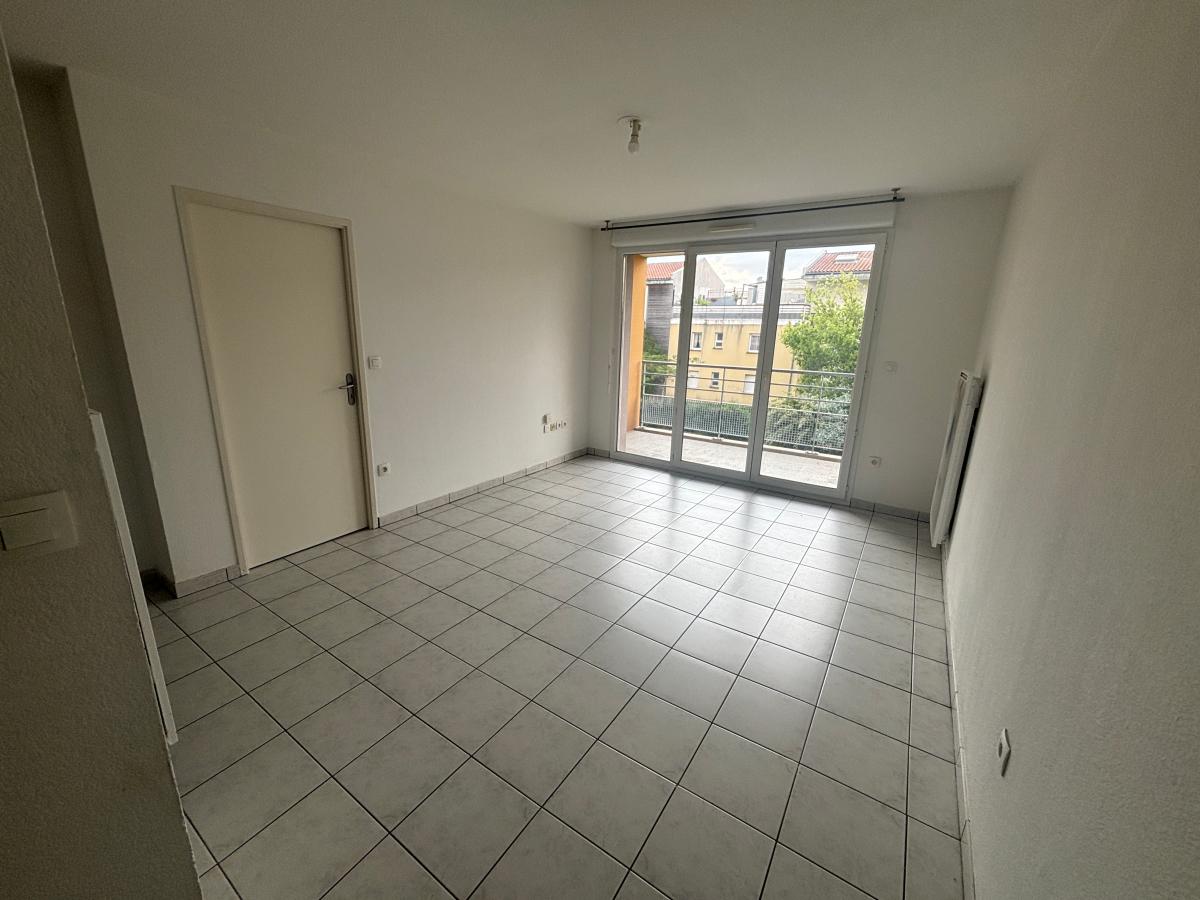 
																			2 pièces - 
																		1er étage - 43m² - 536,05 € - Photo #2