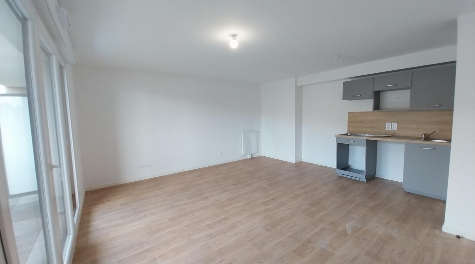 
																																							3 pièces - 
																																						RDC - 65m² - 689,33 € - Photo #2