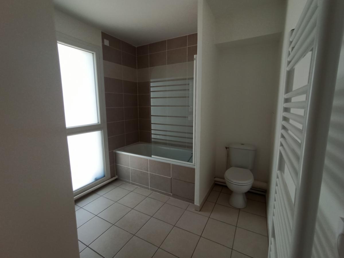 
																																							4 pièces - 
																																						2ème étage - 79m² - 1 383,04 € - Photo #2