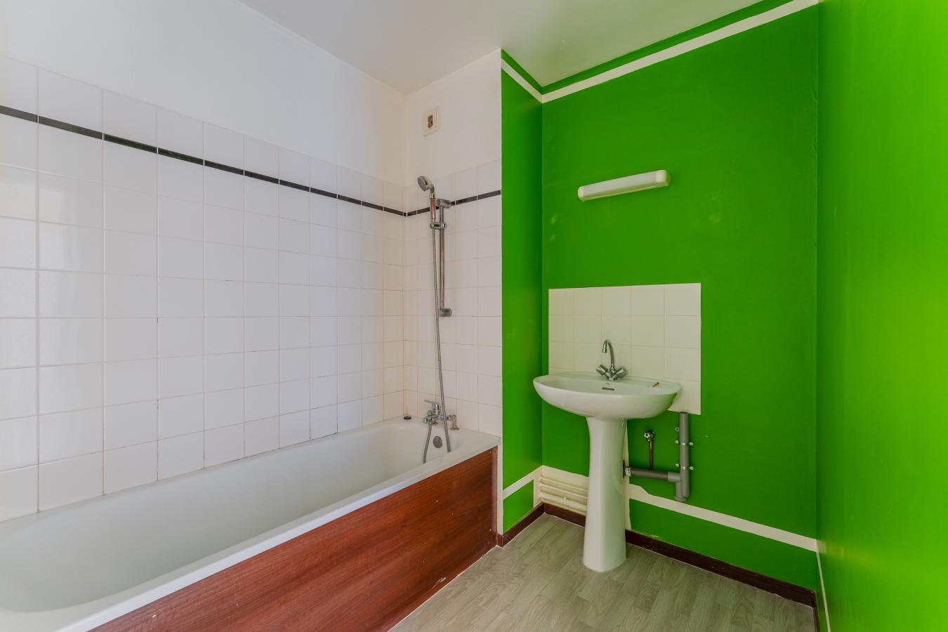 
																																							3 pièces - 
																																						4ème étage - 66m² - 180 000 € - Photo #3