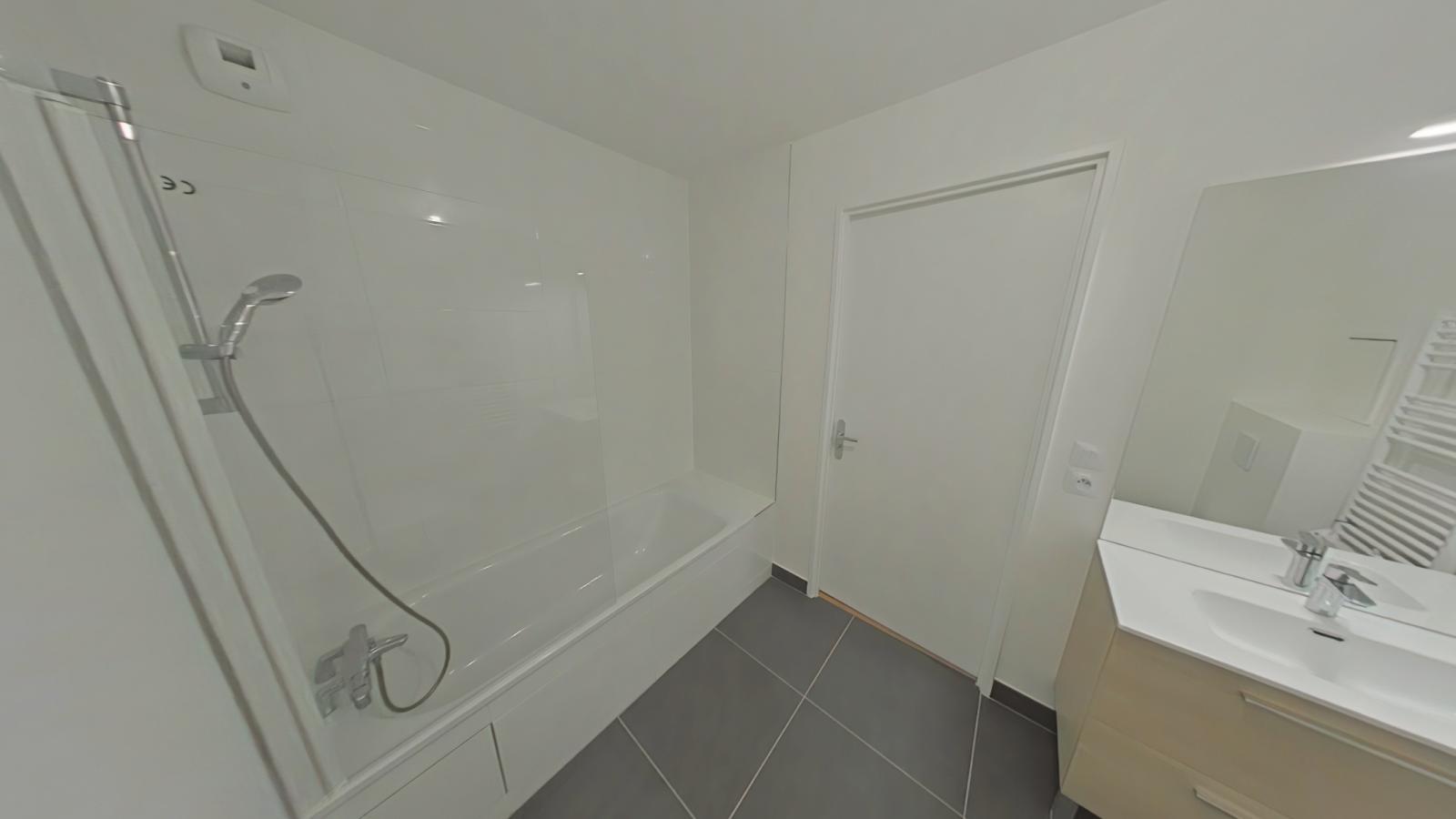 
																																							4 pièces - 
																																						2ème étage - 82m² - 1 926,74 € - Photo #3