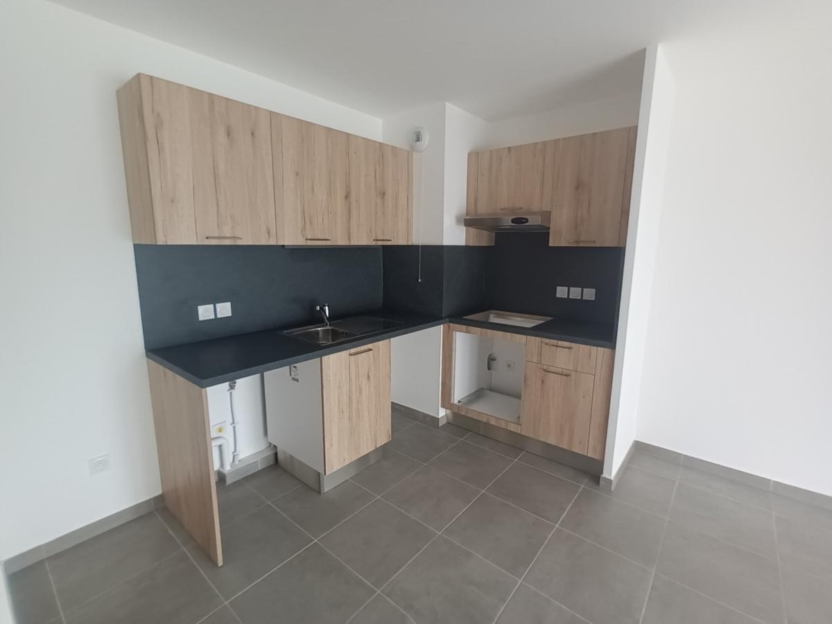 3 pièces - 3ème étage - 64m² - 1 095,50 € - Photo #2