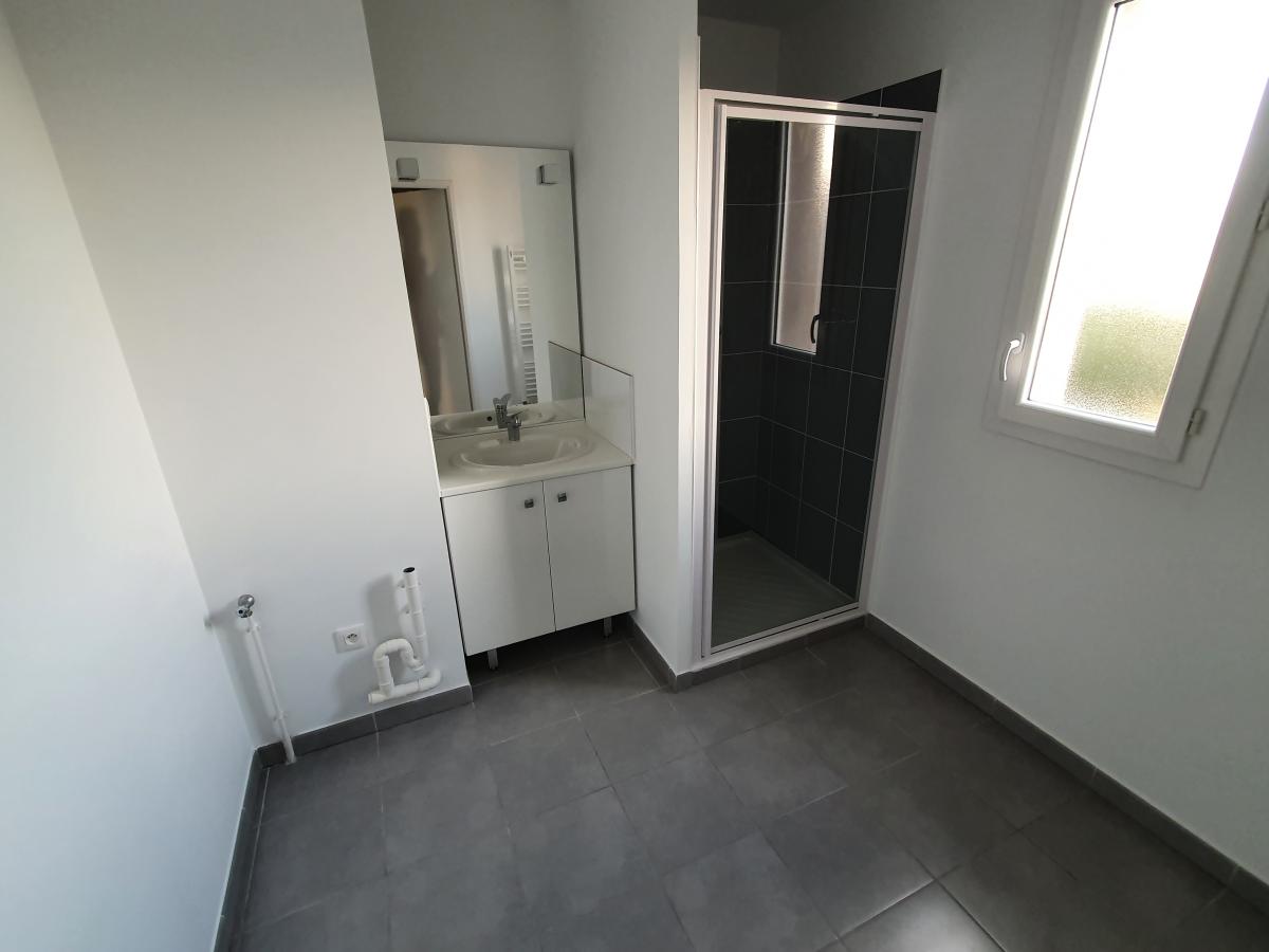 
																																							3 pièces - 
																																						2ème étage - 64m² - 772,14 € - Photo #4