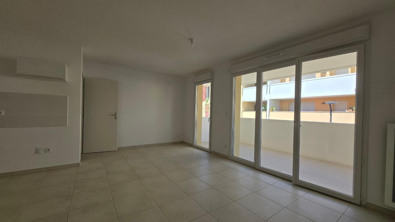 
																																							3 pièces - 
																																						1er étage - 60m² - 865,39 € - Photo #2