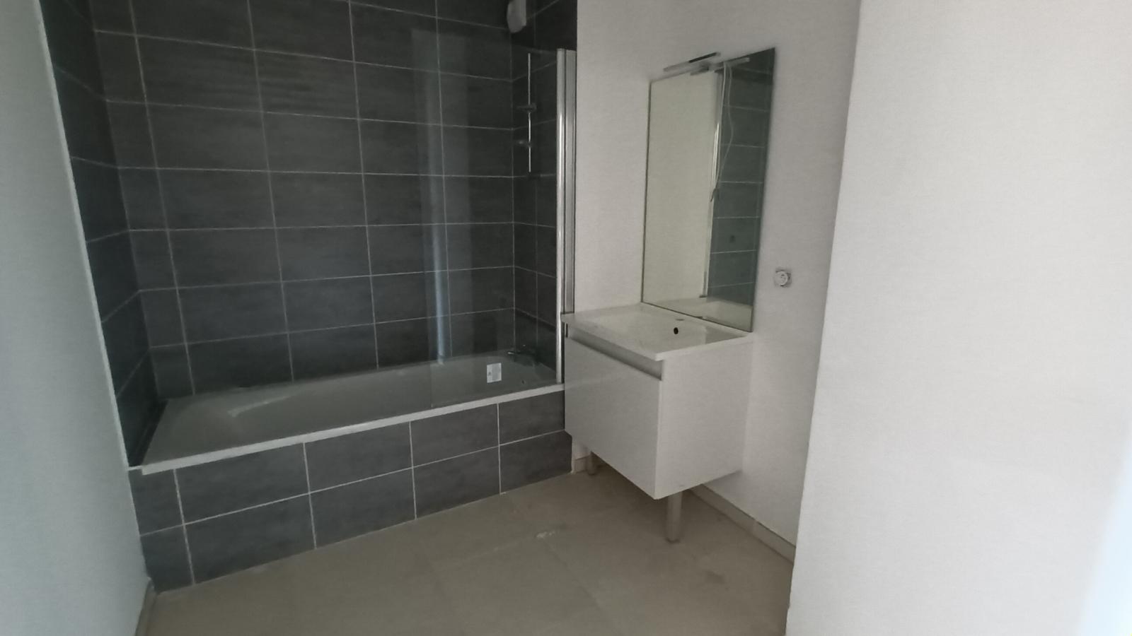 
																																							3 pièces - 
																																						2ème étage - 66m² - 1 197,60 € - Photo #1