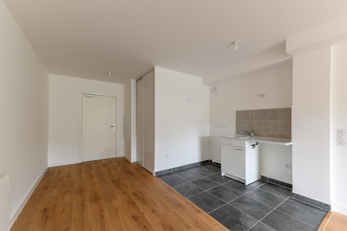 
																																							5 pièces - 
																																						5ème étage - 115m² - 1 847,54 € - Photo #1