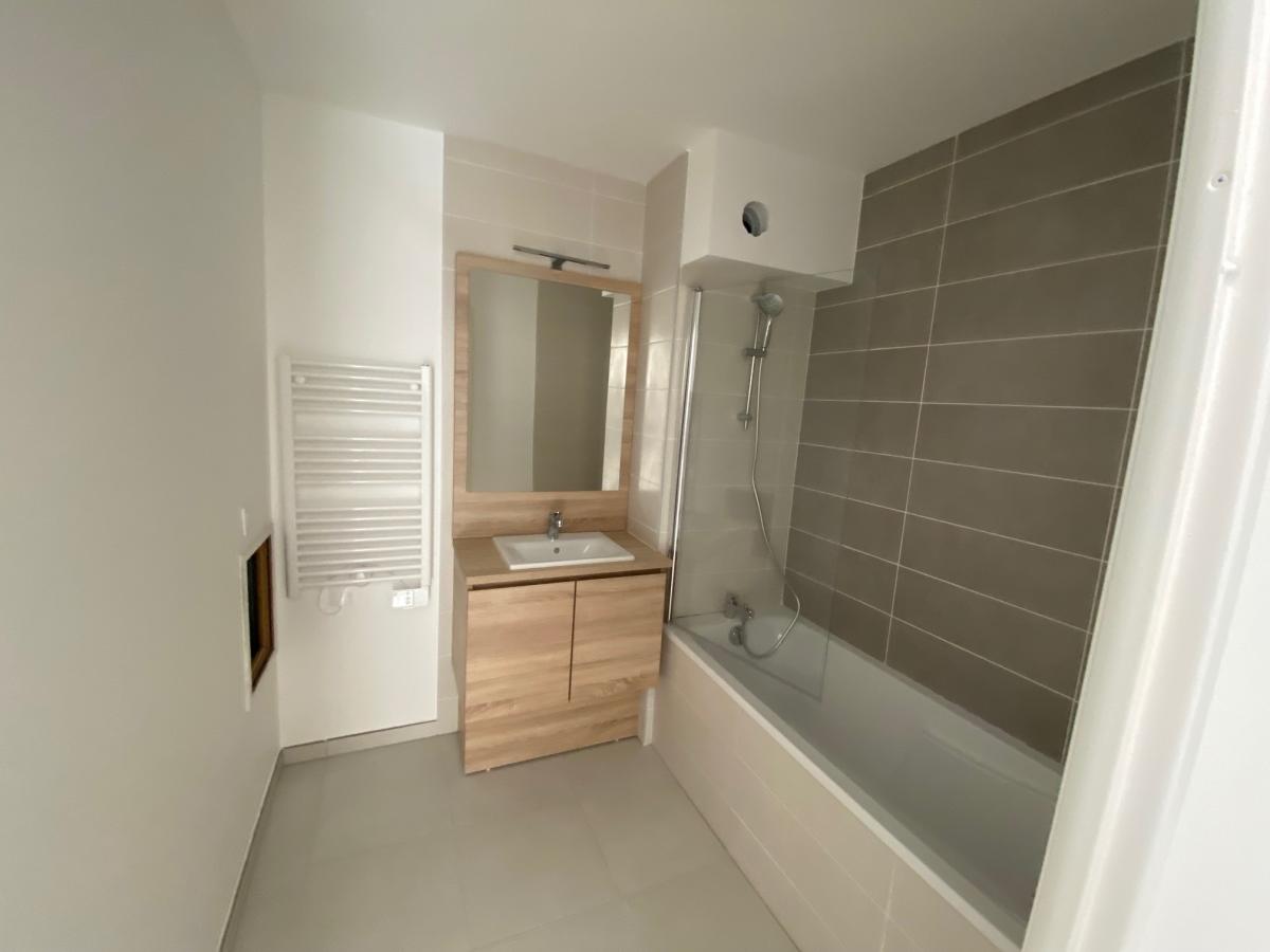 
																																							3 pièces - 
																																						RDC - 66m² - 930,04 € - Photo #3