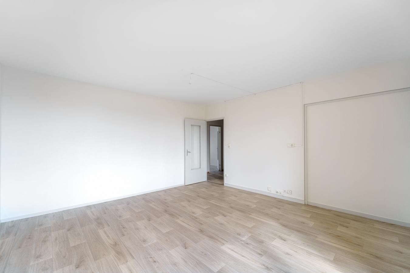 
																																							3 pièces - 
																																						4ème étage - 69m² - 547,40 € - Photo #3