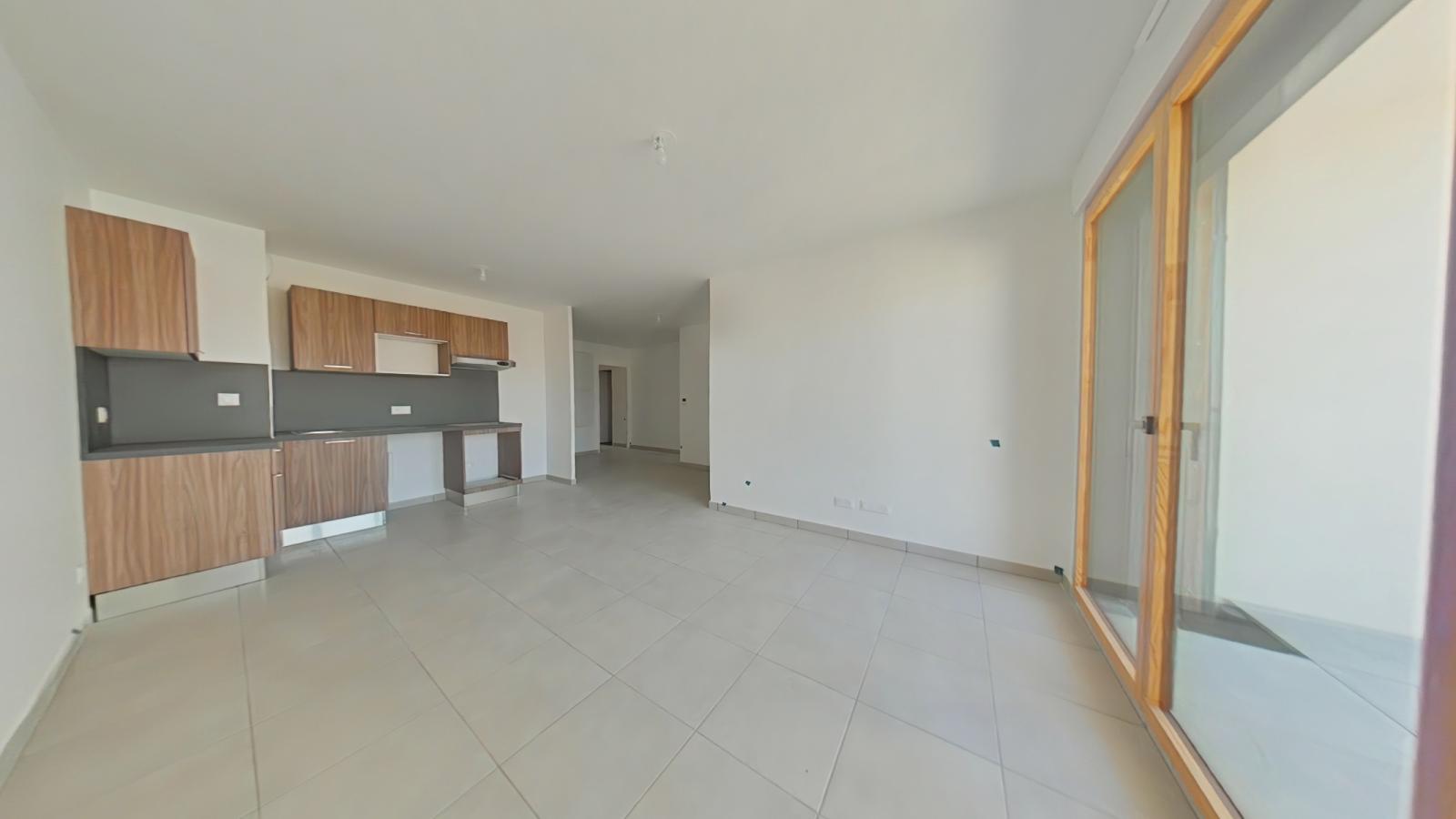 
																																							5 pièces - 
																																						2ème étage - 96m² - 1 451,75 € - Photo #3