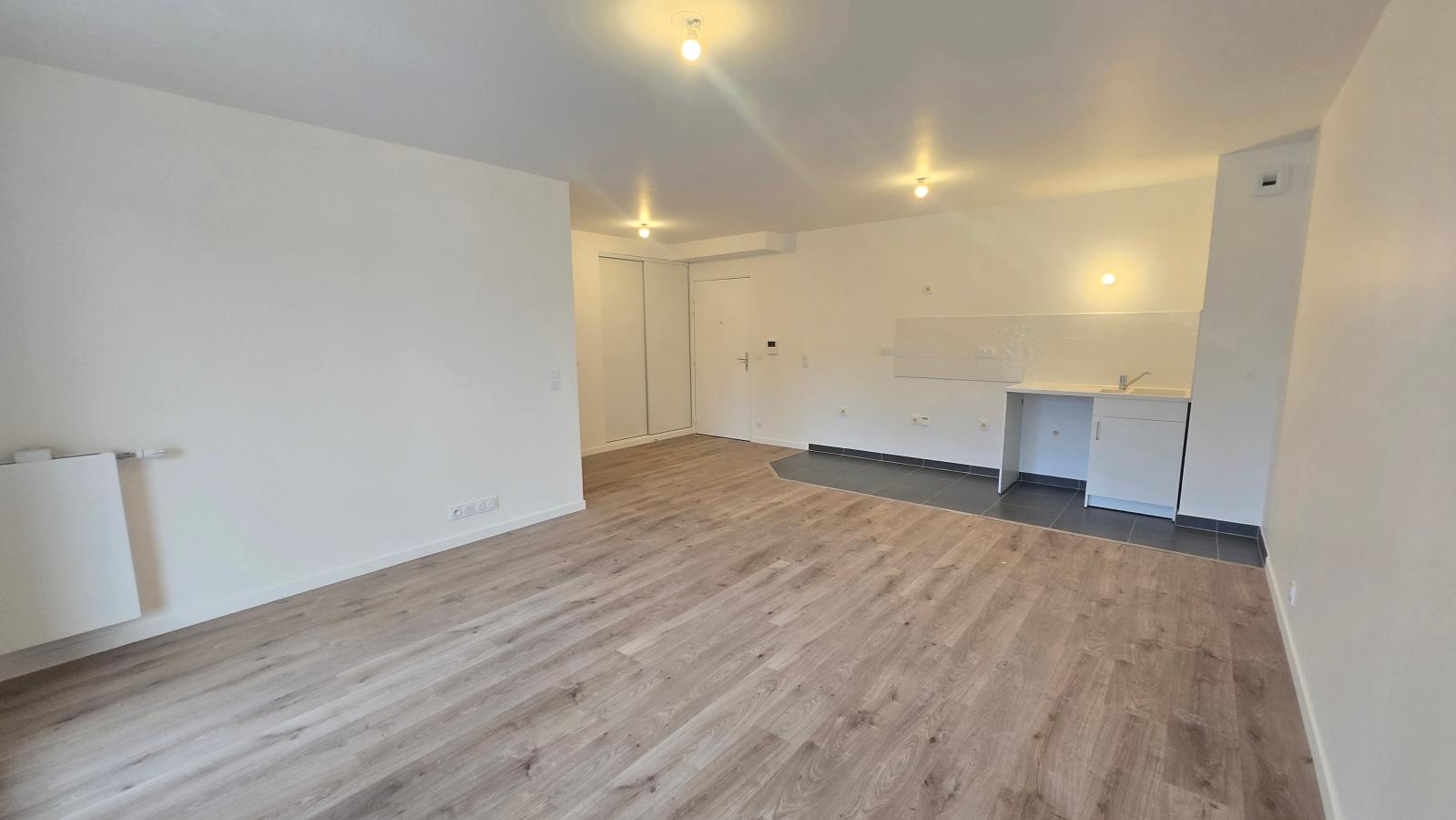 
																																							3 pièces - 
																																						3ème étage - 69m² - 1 189,84 € - Photo #3