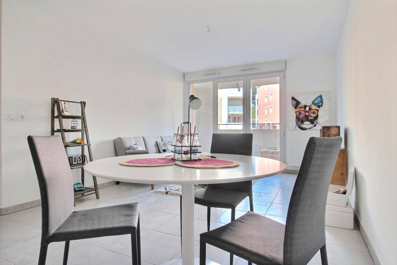 
																			4 pièces - 
																		2ème étage - 78m² - 1 131,25 € - Photo #1