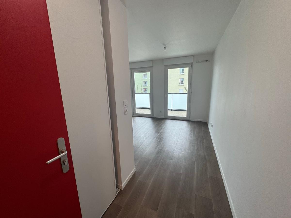 
																																							3 pièces - 
																																						1er étage - 62m² - 719,90 € - Photo #5