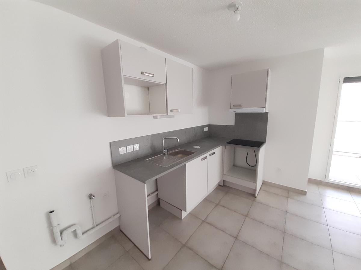 3 pièces - 3ème étage - 76m² - 1 158,91 € - Photo #3