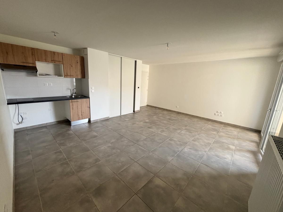 
																			2 pièces - 
																		1er étage - 45m² - 573,57 € - Photo #2