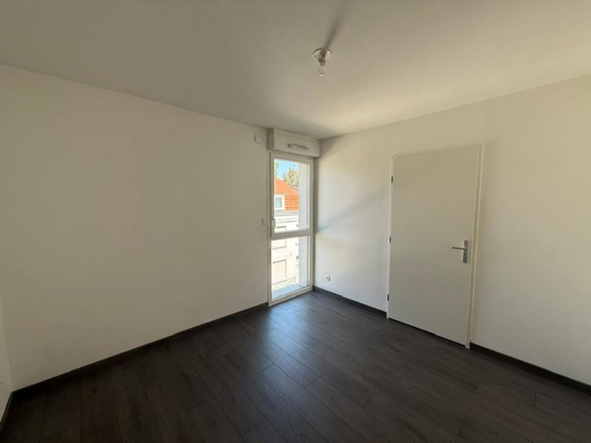 
																																							2 pièces - 
																																						2ème étage - 47m² - 736,79 € - Photo #3