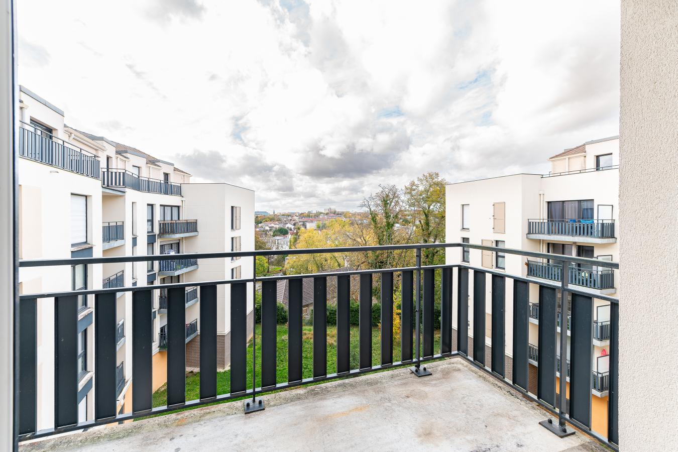 4 pièces - 3ème étage - 73m² - 1 129,40 € - Photo #1