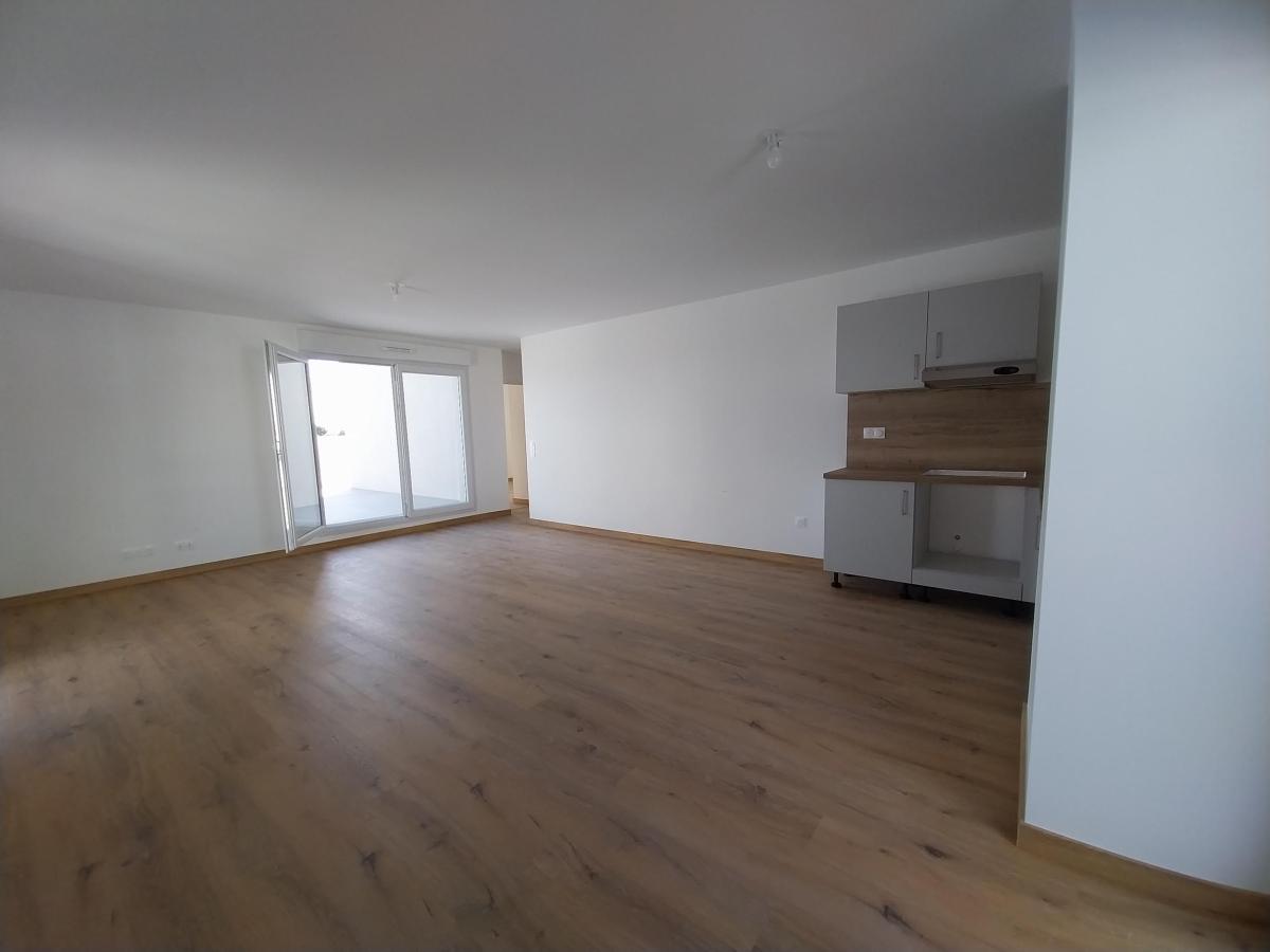 
																																							3 pièces - 
																																						3ème étage - 76m² - 891,34 € - Photo #3