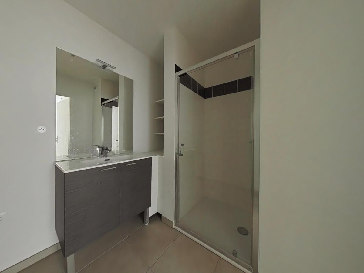 
																																							2 pièces - 
																																						2ème étage - 49m² - 638,61 € - Photo #2