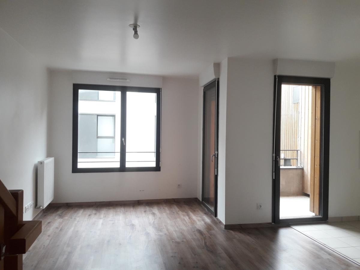 
																																							3 pièces - 
																																						3ème étage - 68m² - 1 066,79 € - Photo #1