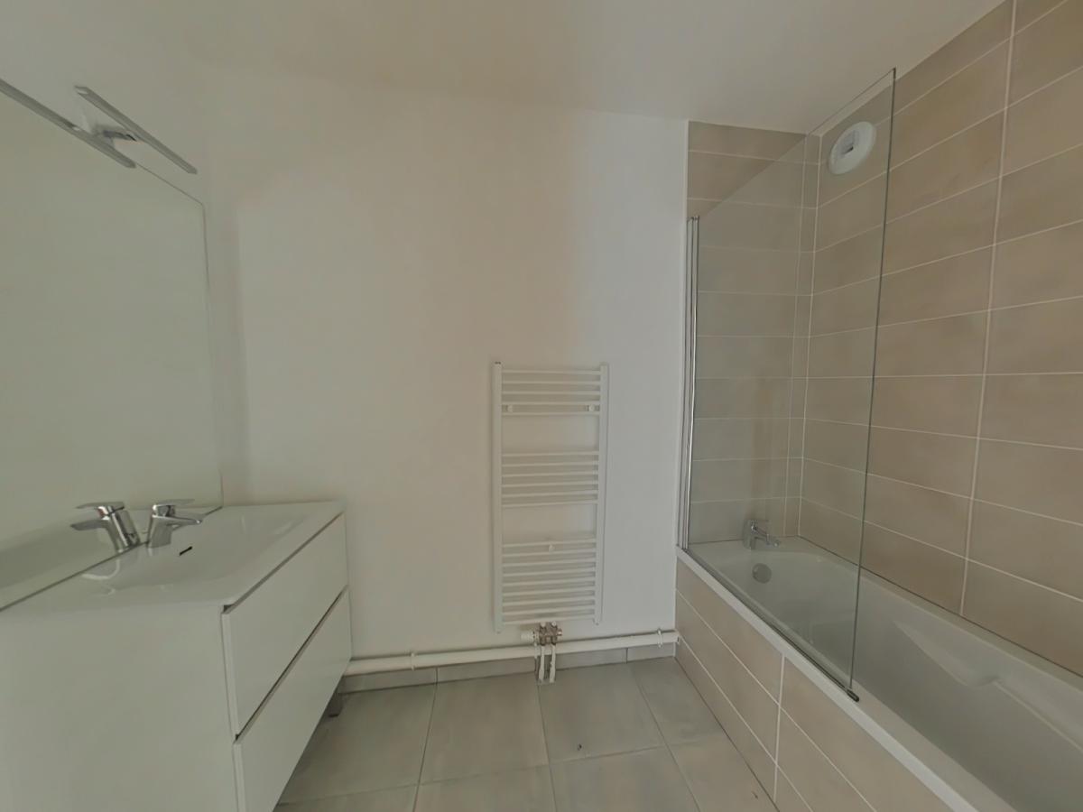 
																																							4 pièces - 
																																						3ème étage - 83m² - 1 000,26 € - Photo #4