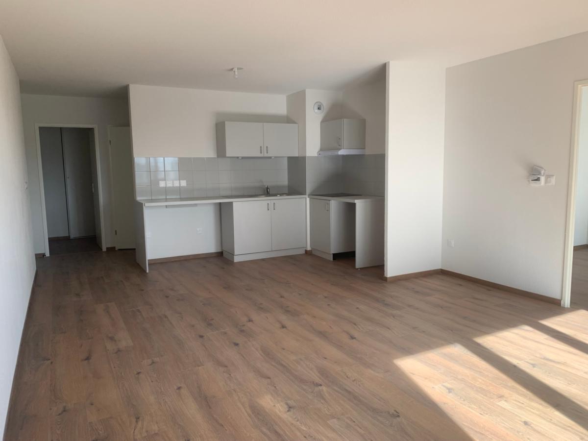 
																																							4 pièces - 
																																						2ème étage - 84m² - 1 136,99 € - Photo #3