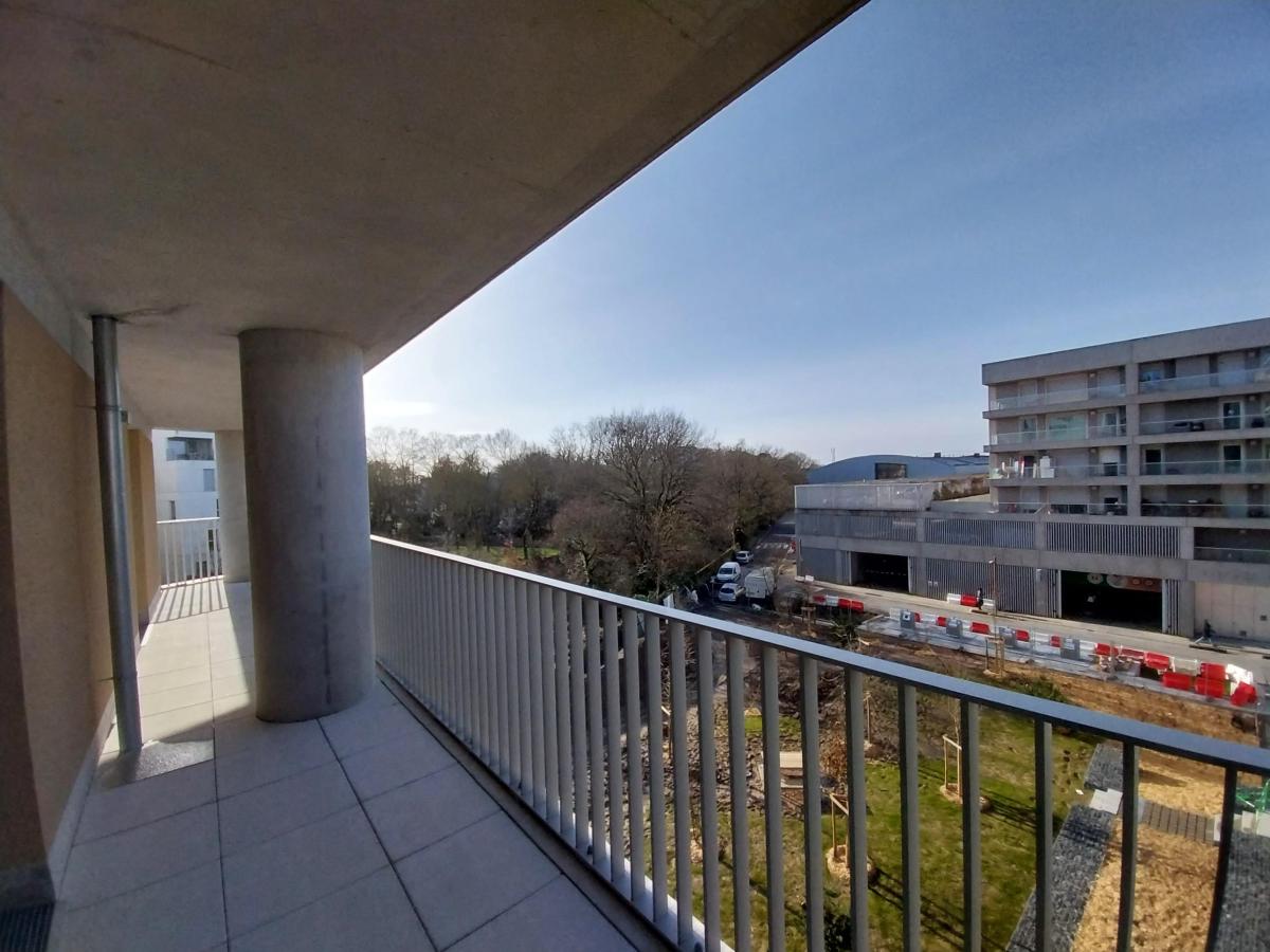 
																																							4 pièces - 
																																						4ème étage - 95m² - 1 196,97 € - Photo #3