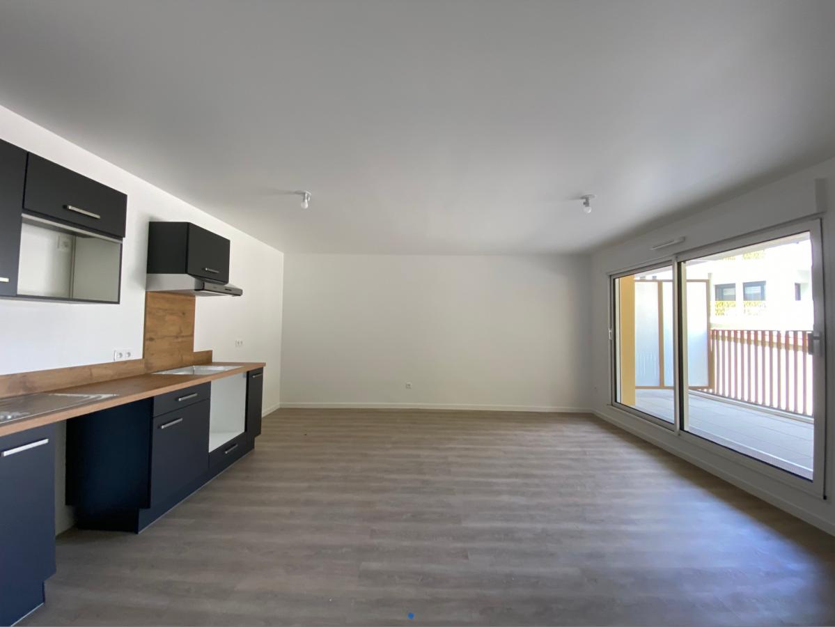 
																																							3 pièces - 
																																						1er étage - 65m² - 840,97 € - Photo #1