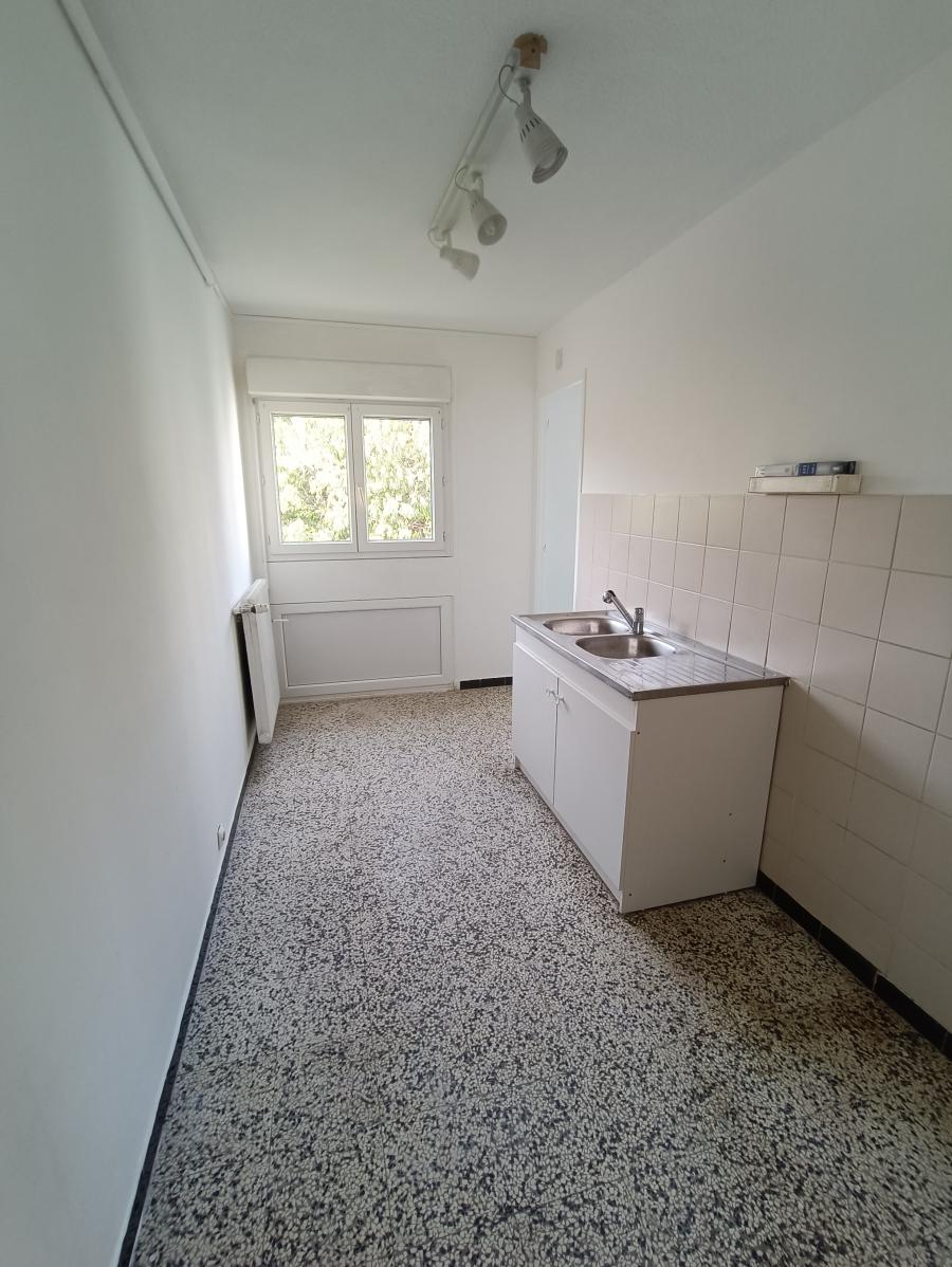 
																																							5 pièces – 
																																						2ème étage – 91m² - 299 000 € - Photo #2