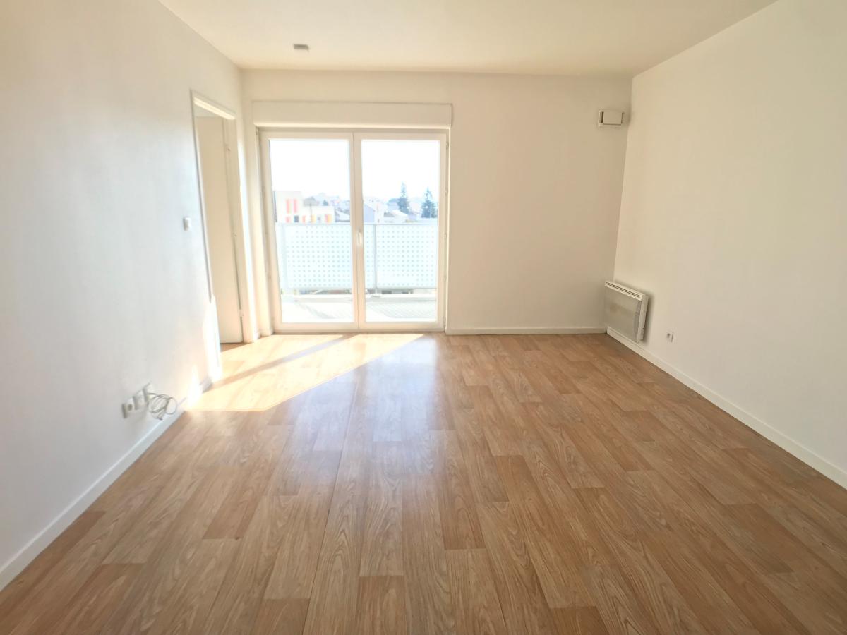 
																																							2 pièces - 
																																						3ème étage - 44m² - 615,61 € - Photo #1